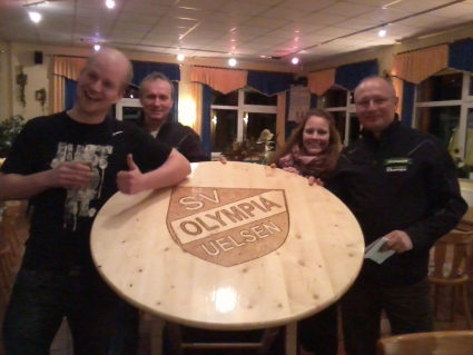 Ben Beniermann (v.l.)- Gewinner des 1. Preises beim Knobeln 2012